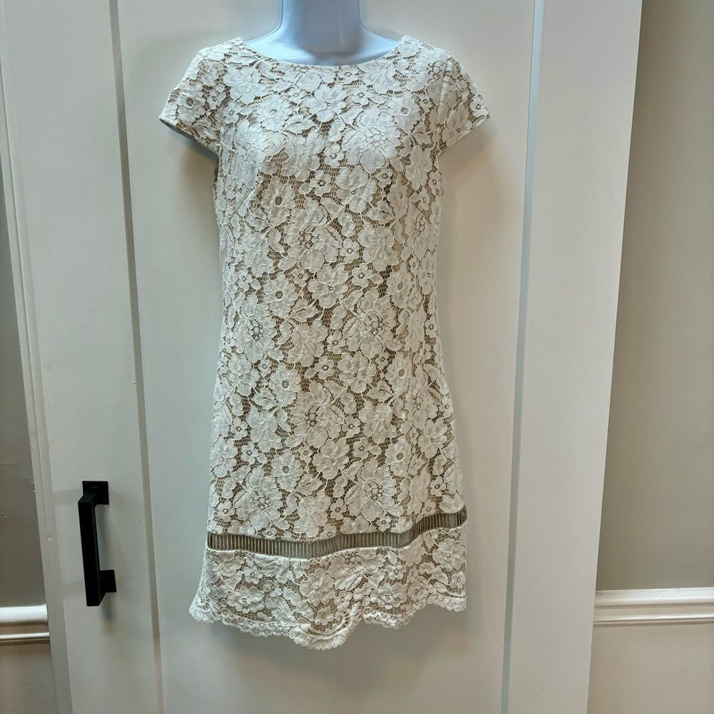 Vince Camuto Ivory Floral Lace Cap Sleeve Dress – Size 6